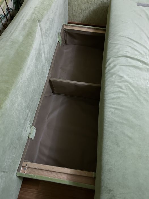 Старий диван на перетяжку