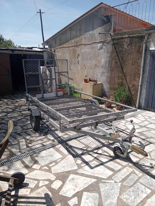 reboque, ideal para transportar motocicletas quatro