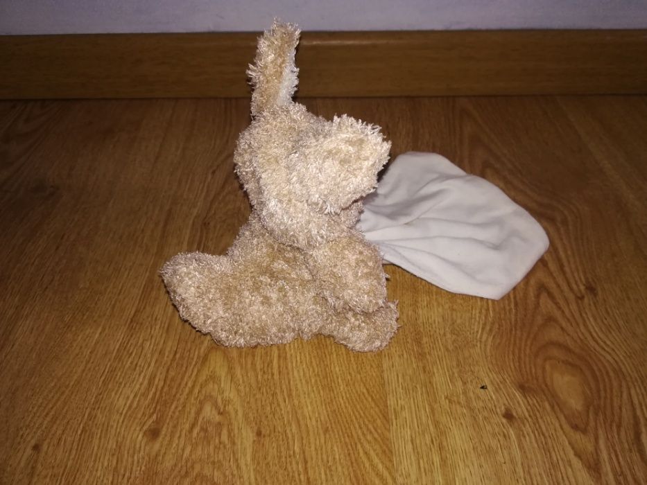 Coelhinho peluche com pano