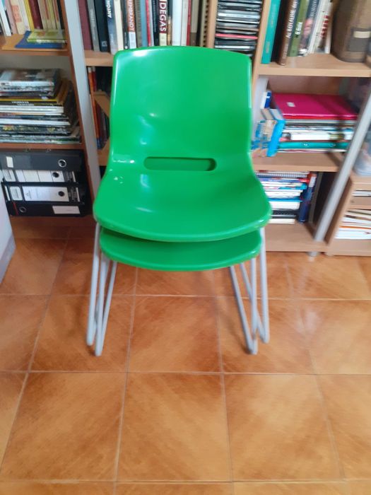 Cadeiras coloridas