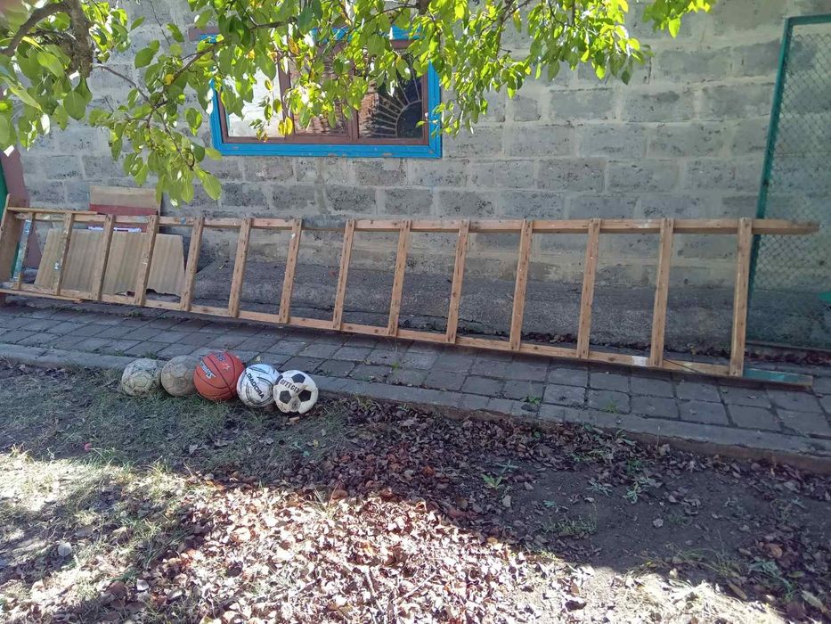 Драбина 6 м. Міцна та якісна