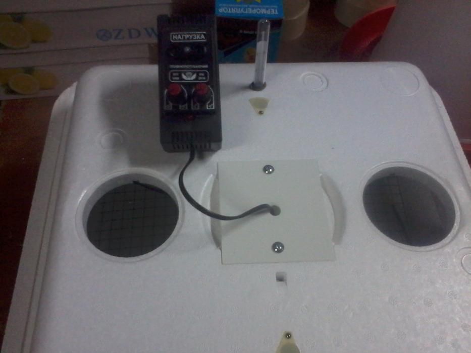 Інкубатор з терморегулятором для інкубатора.