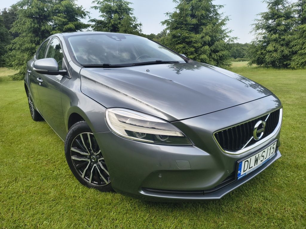 Volvo V40 2.0D D2 /automat/