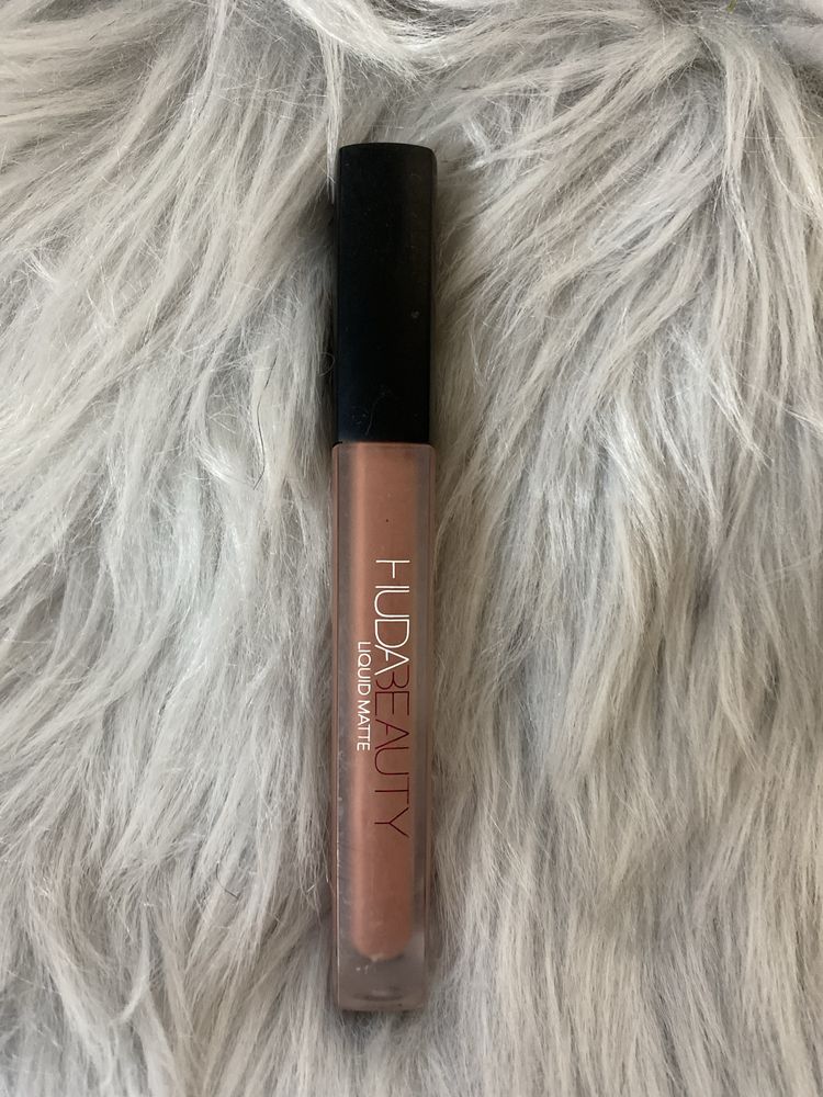 Pomadka matowa Huda Beauty - Bombshell