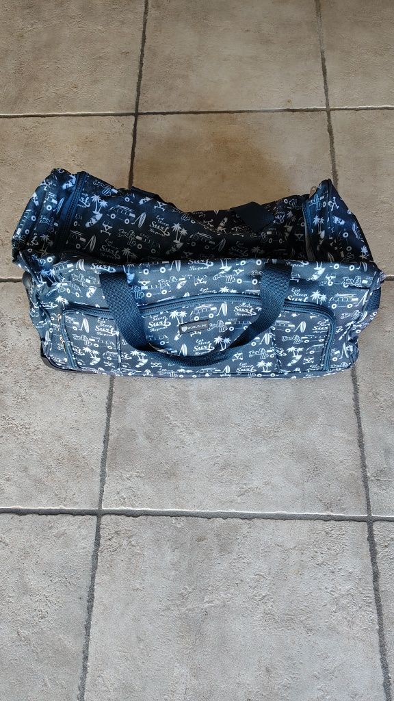 Saco de viagem em bom estado