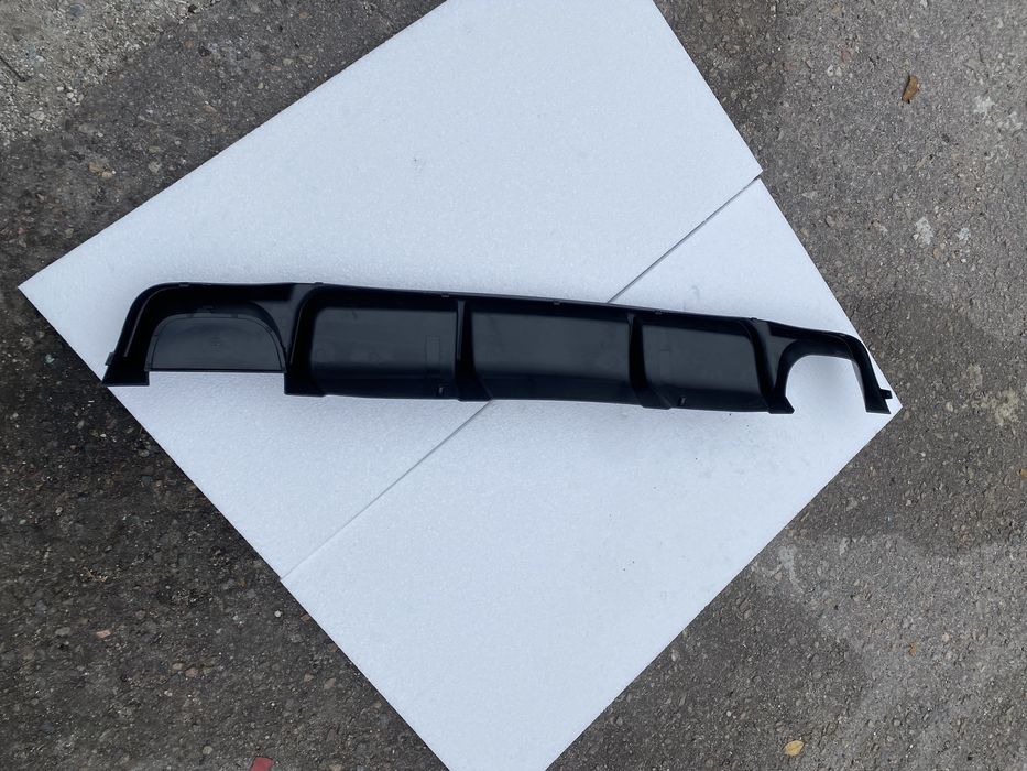 Дифузор диффузор на задній бампер bmw e39 е39 з ребрами