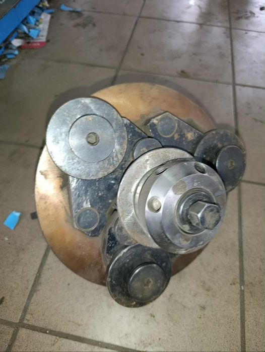 Wyważarka do kół osobowych i ciężarowych z podnośnikiem Unitrol 2162