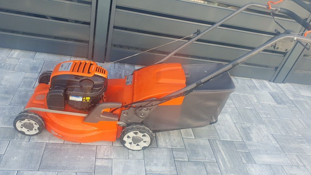 Kosiarka spalinowa z napędem Husgvarna LC 347 V