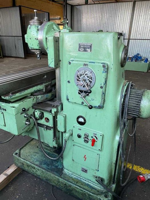 Frezarka uniwersalna F1-250 "koreanka"