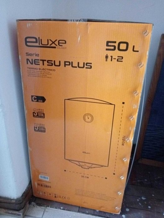Termoacumulador equipamento para manter a sua agua quente lá em casa.