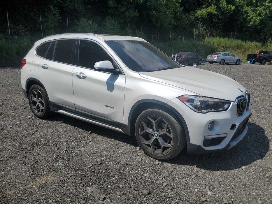 В дорозі BMW X1 series F48 28i 2016