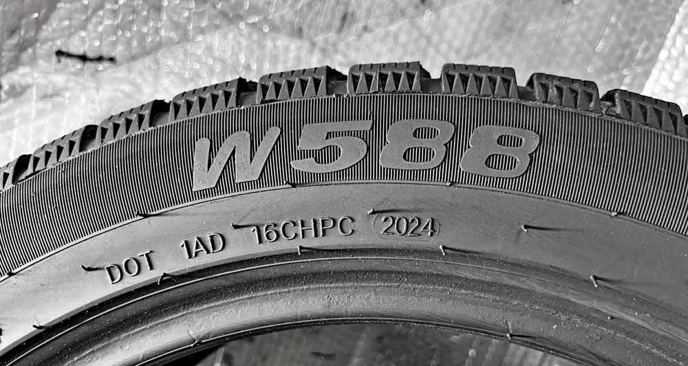 Шини Б/в 225.50.17 комплект