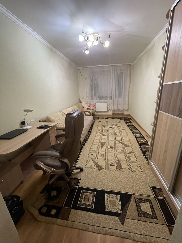 Продаж 2к квартири на Тяжилові