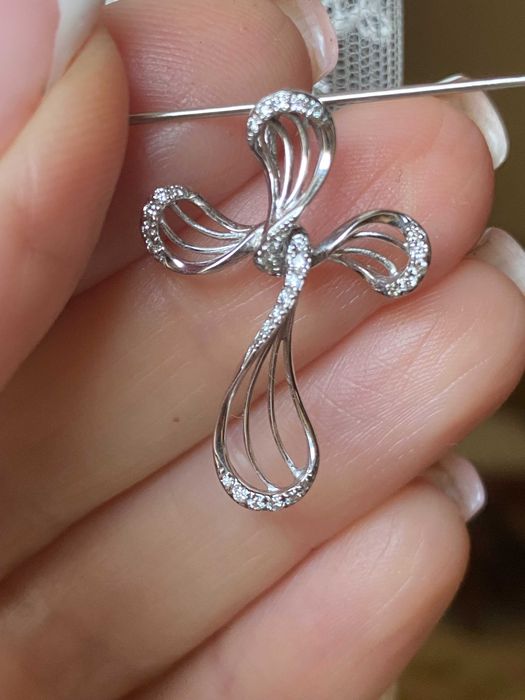 Підвіс хрестик з діамантами