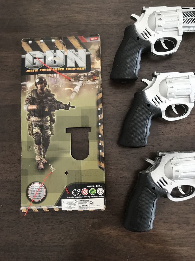 6 Armas pistolas de plástico cinzentas e pretas