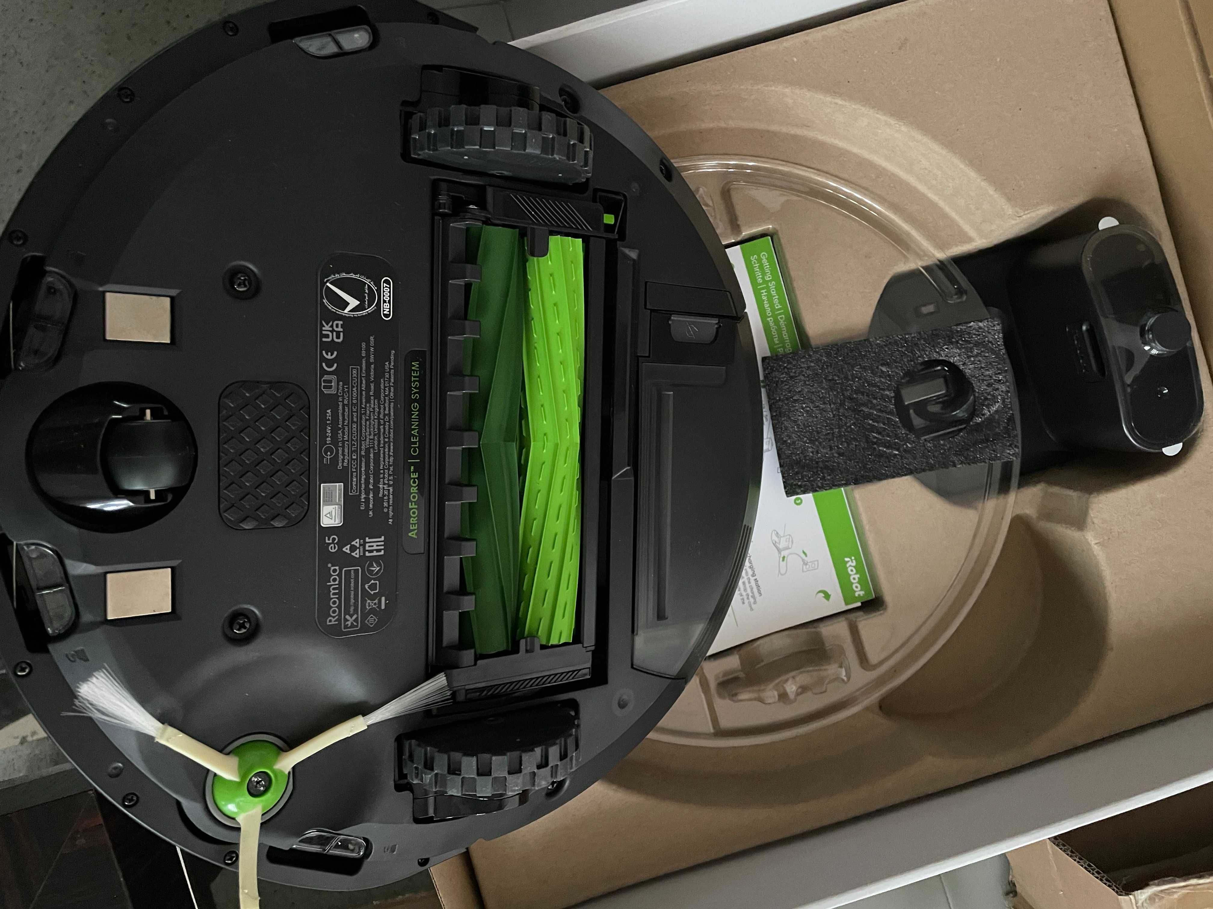 Robot sprzatający IROBOT ROOMBA E5