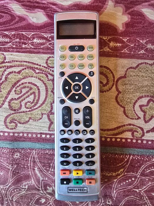 Comando Universal Para Aparelhos TV/ Vídeo / Som