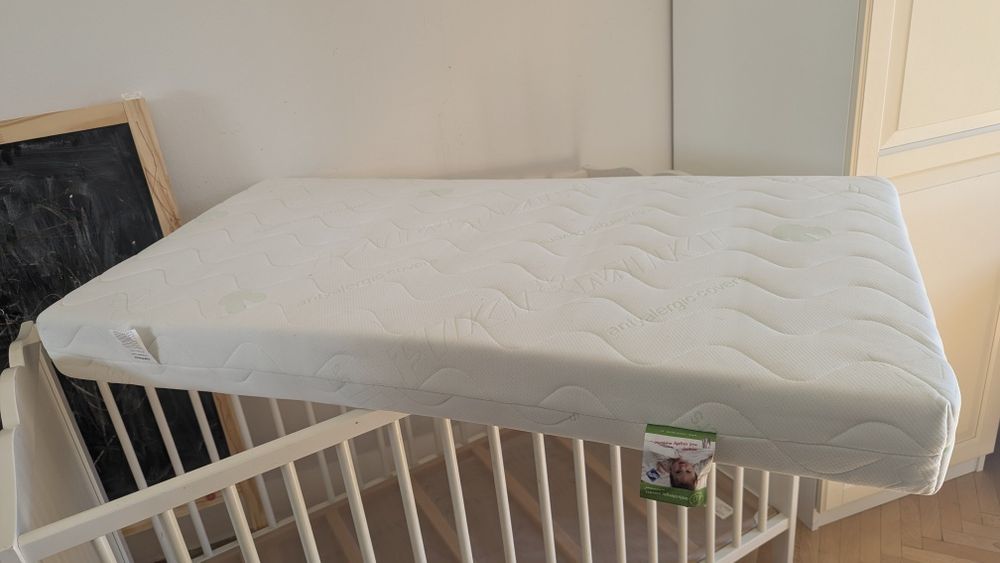 Łóżeczko dziecięce Ikea 3 poziomy hensvik z nowym materacem fiki miki