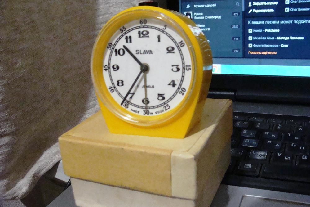 Продам механические часики SLAVA