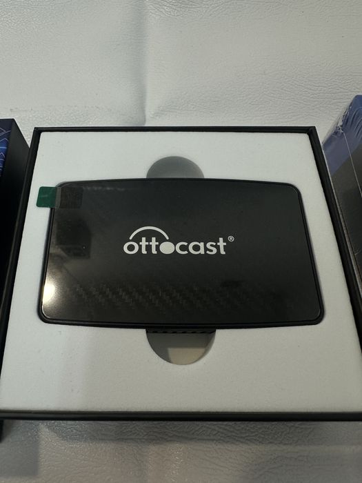 Ottocast Play2Video Pro + pilot BLE 5.0 – bezprzewodowy CarPlay