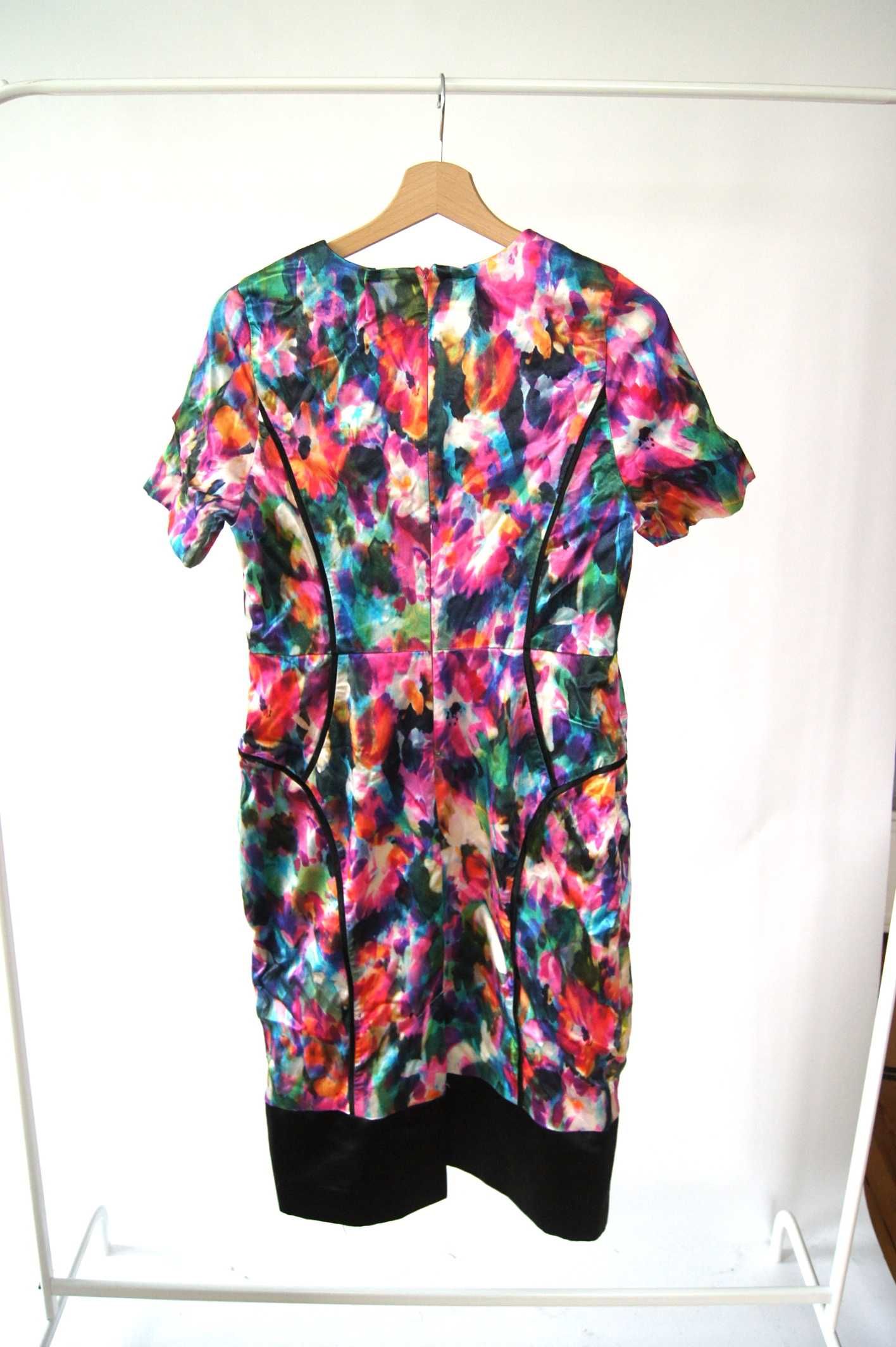 Kolorowa wzorzysta sukienka midi z krótkim rękawem 44XXL we wzory