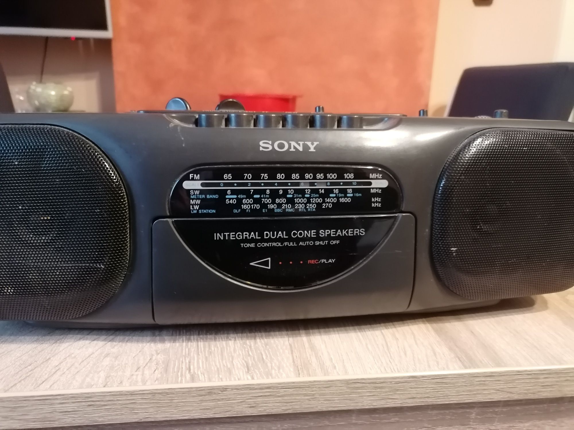 Sprzedam radiomagnetofon sony
