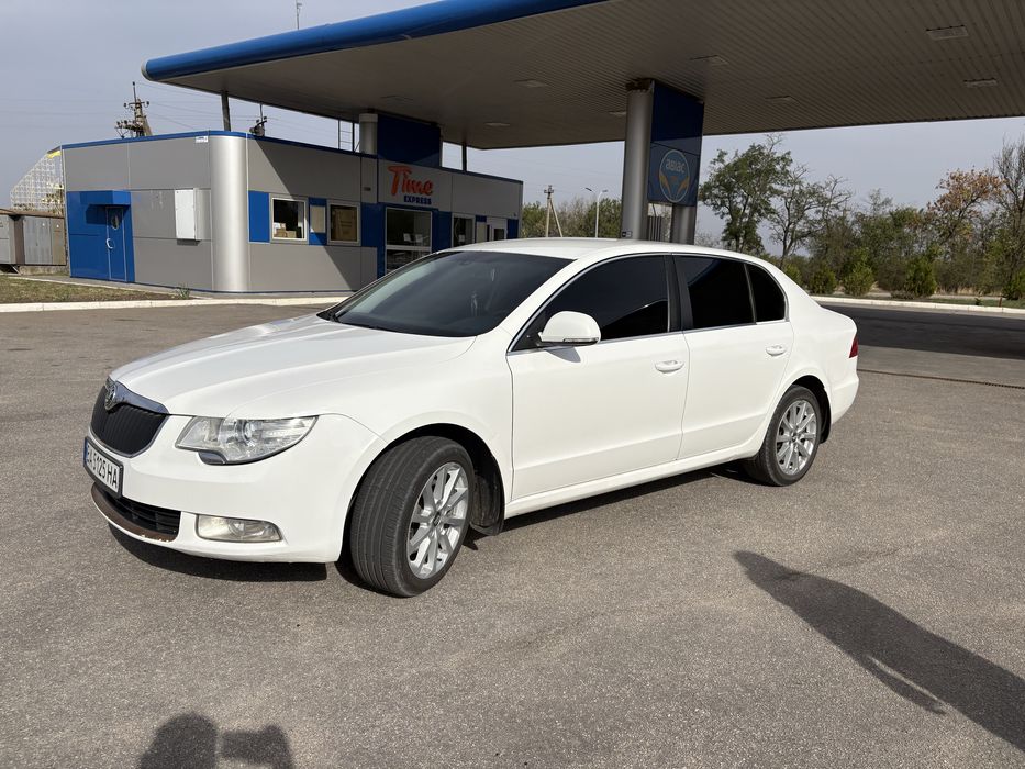 Skoda Superb    .