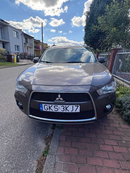 MITSUBISHI Outlander 2011