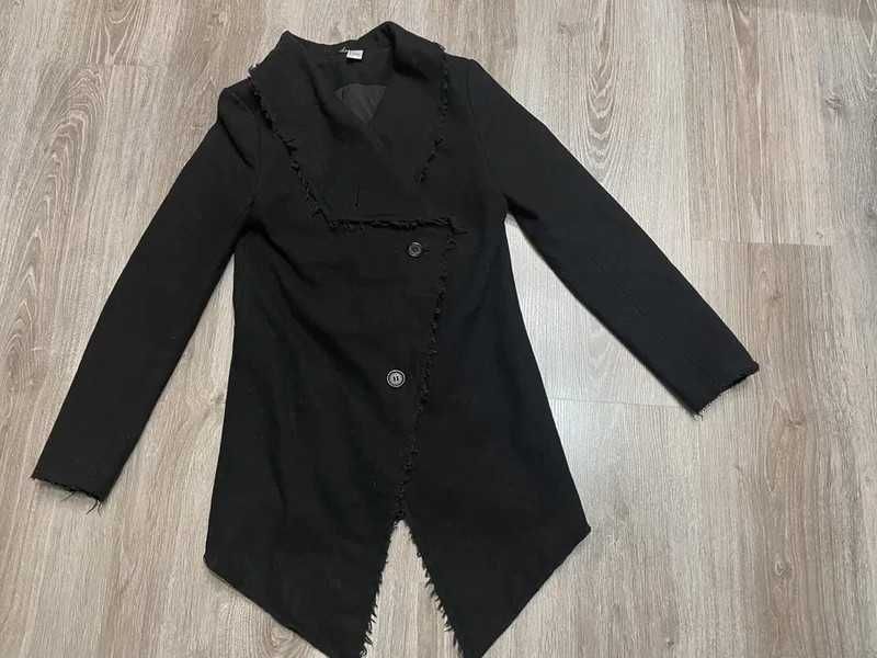 Płaszcz damski 34 xs czarny asymetryczny