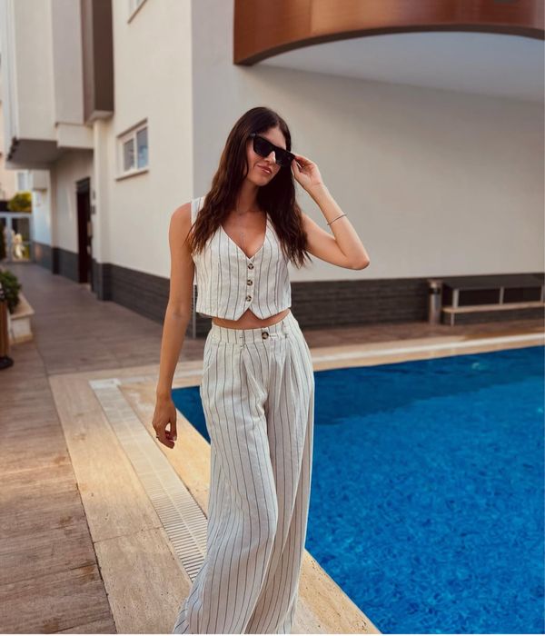 Костюм брюки і жилетка з льону S розмір