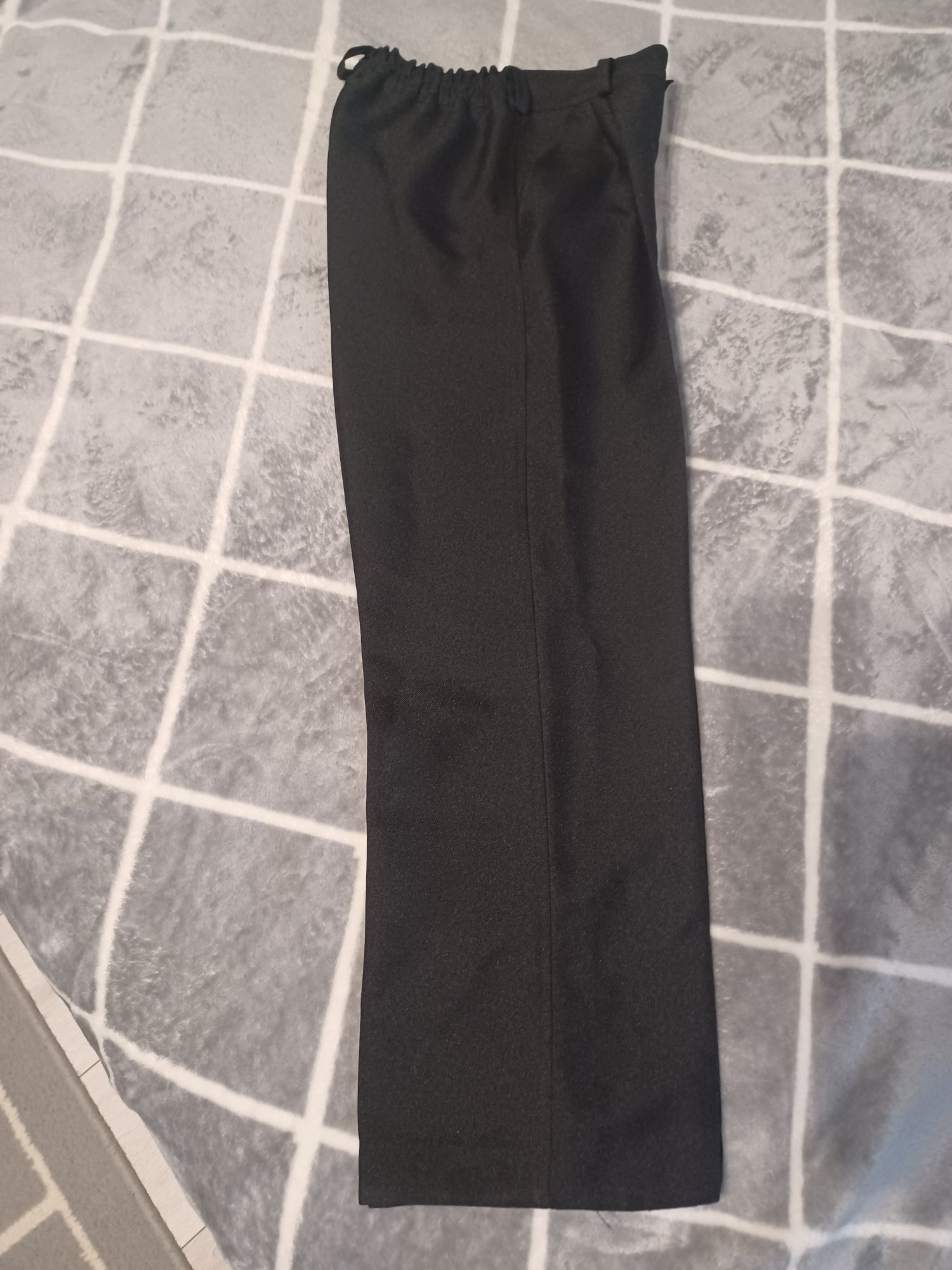 Spodnie czarne garniturowe