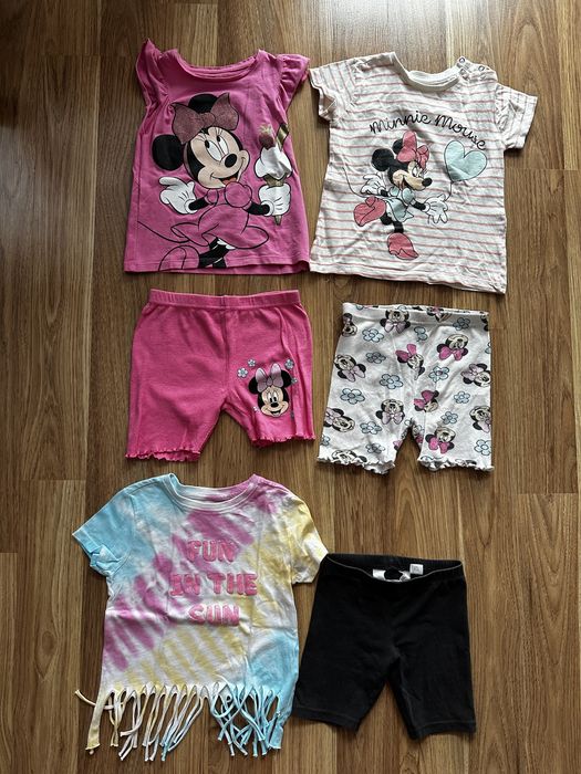 Trzy letnie komplety myszka minnie kokarki koszulki 104