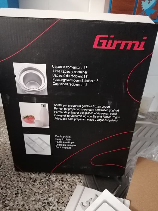 Máquina gelados Girmi nova