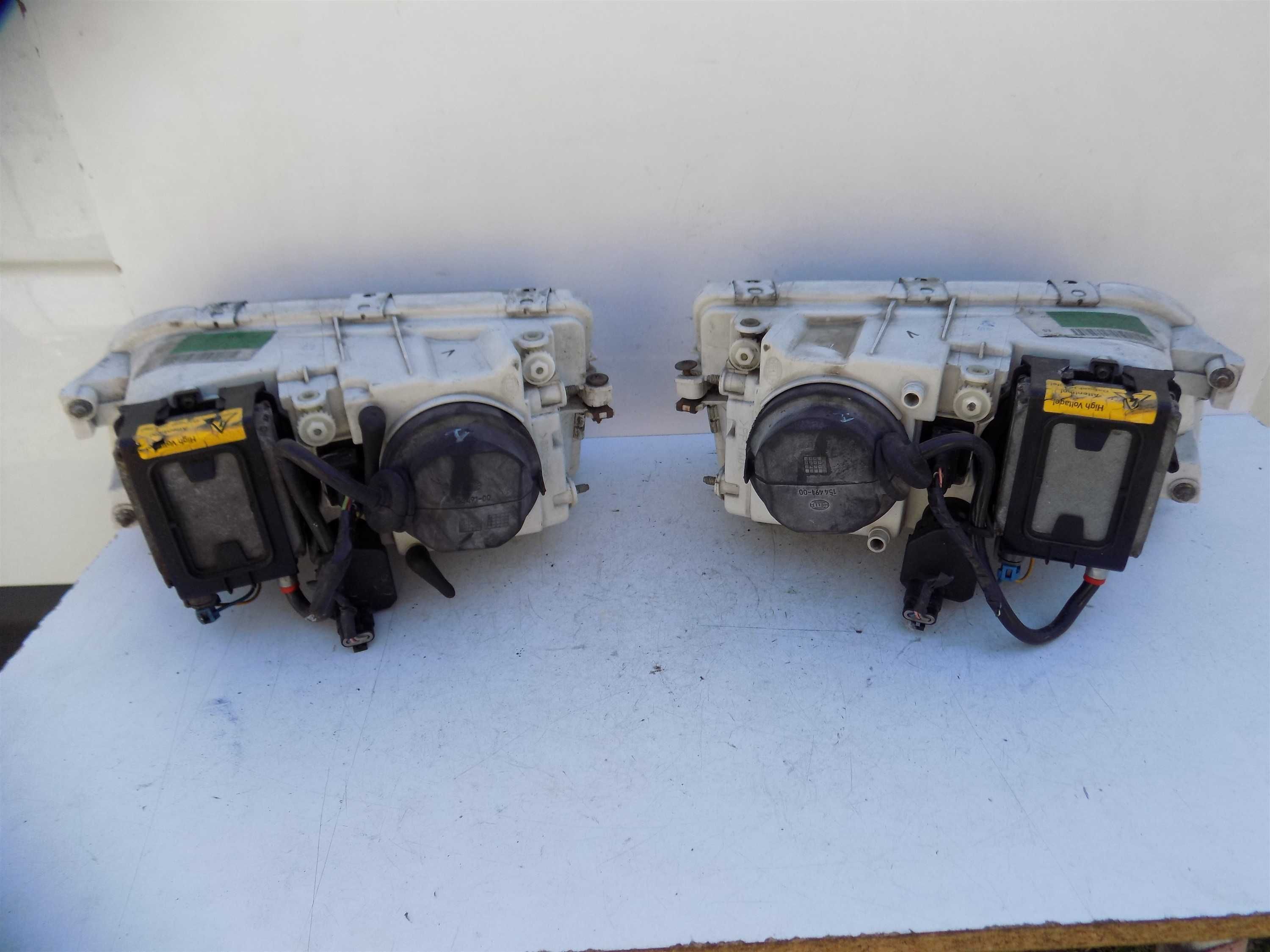 Komplet lamp reflektorów przód Volvo S40 V40 I 1 00-04 lift xenon euro