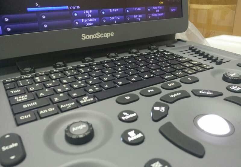 Ecógrafo Portátil c/ Doppler + Sonda Linear (SonoscapeE2)