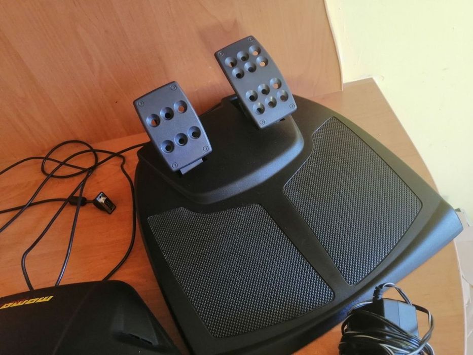 Ігровий руль logitech momo racing
