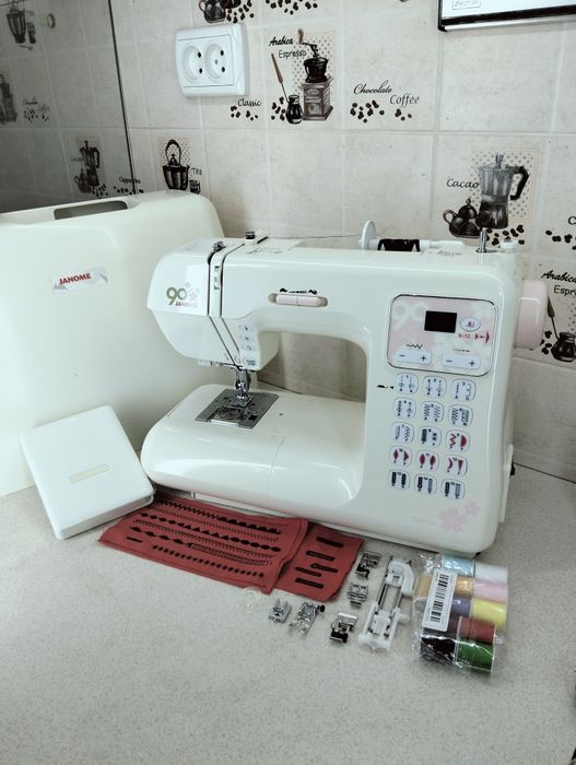 Швейна машинка Janome 4030 (виметує петлю)