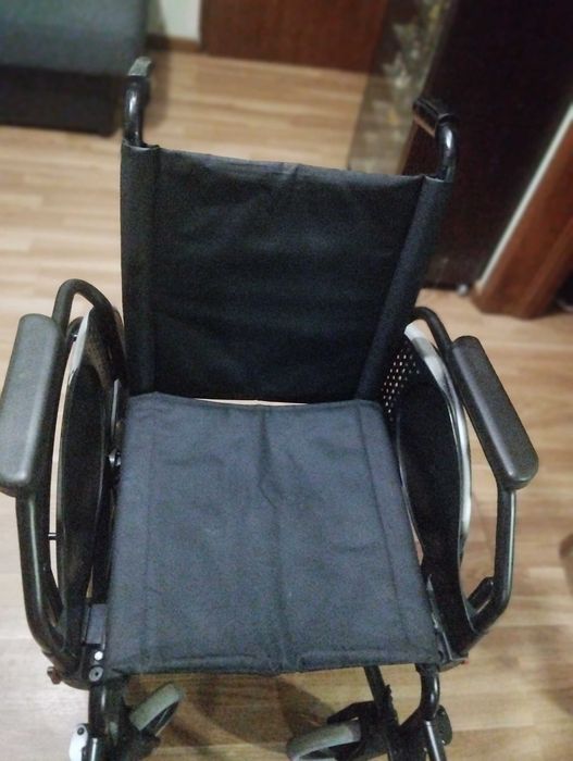 Cadeira de rodas como nova