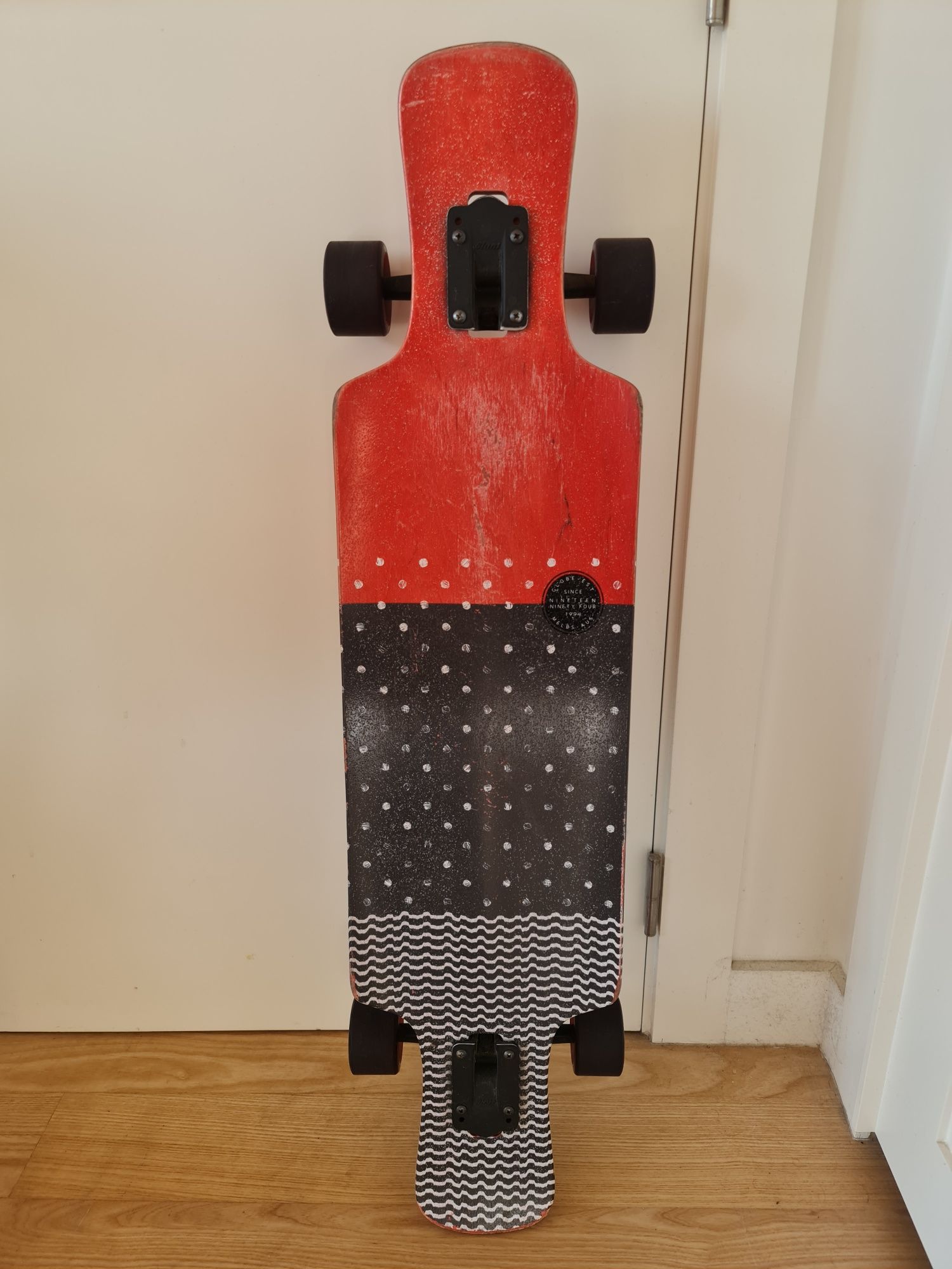 Longboard Globe Geminon kick red dotwave 37,5