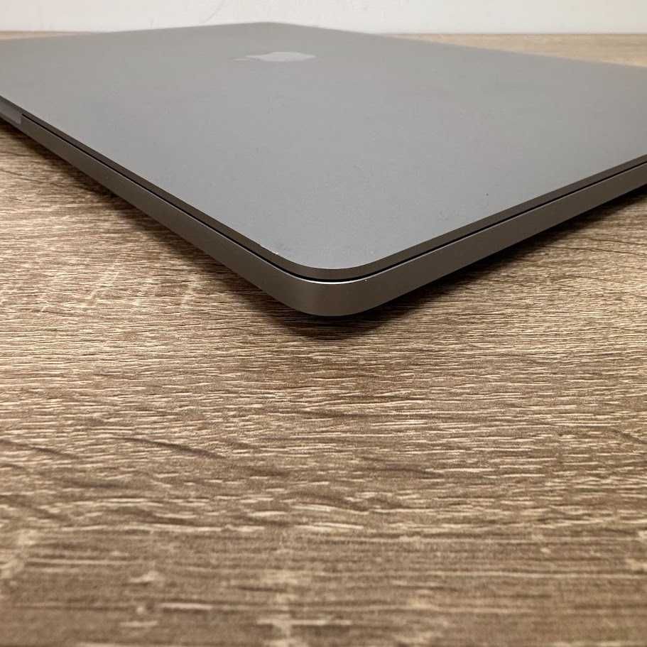 MacBook Pro 16" i9 / 16Gb DDR4 / SSD 1000Gb / Radeon 5500m (код:M0641)