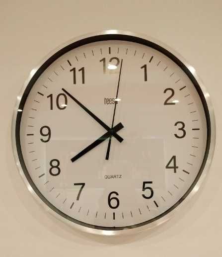 Zegar Ścienny Nowoczesny Cichy Mechanizm Srebrny Design Dekoracja