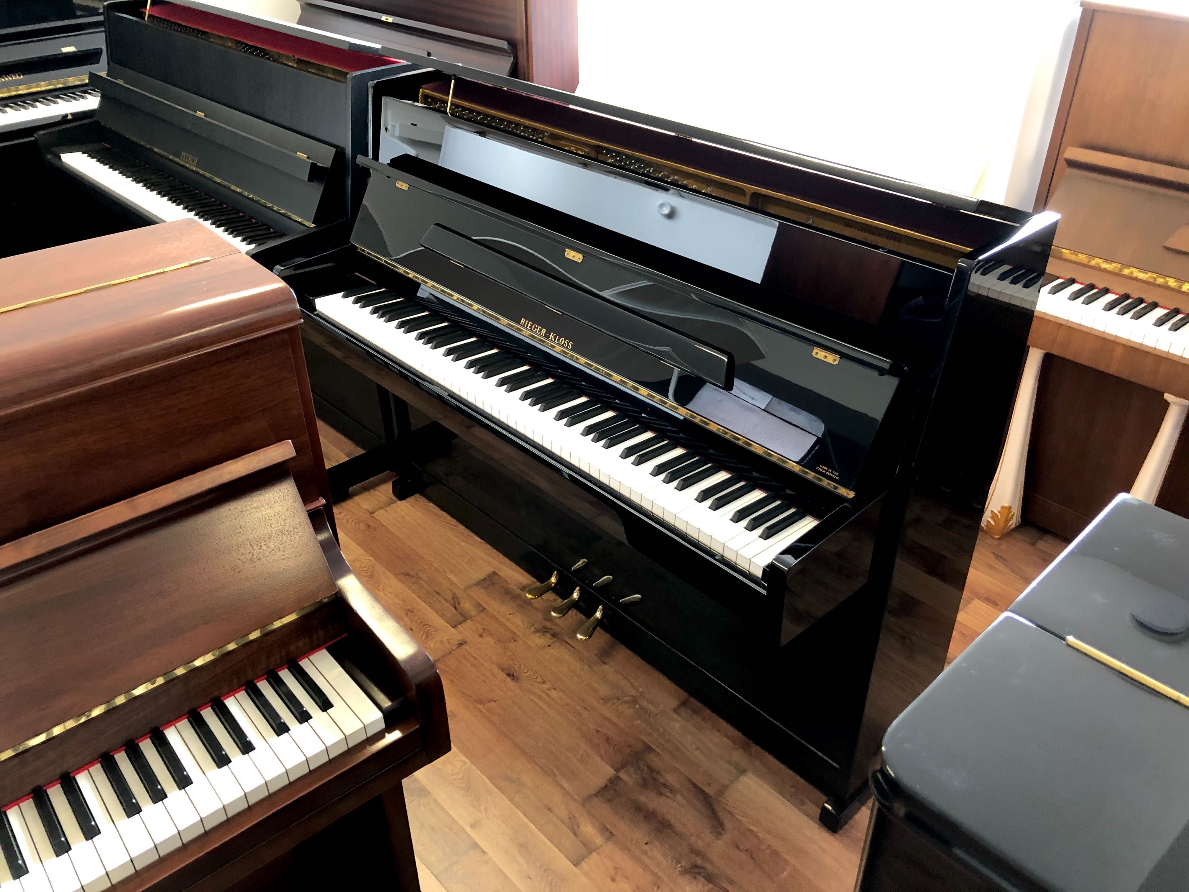 Pianino czarne Rieger kloss 108