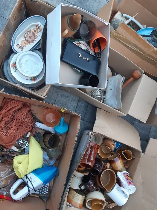 Wyprzedaż staroci z prlu.