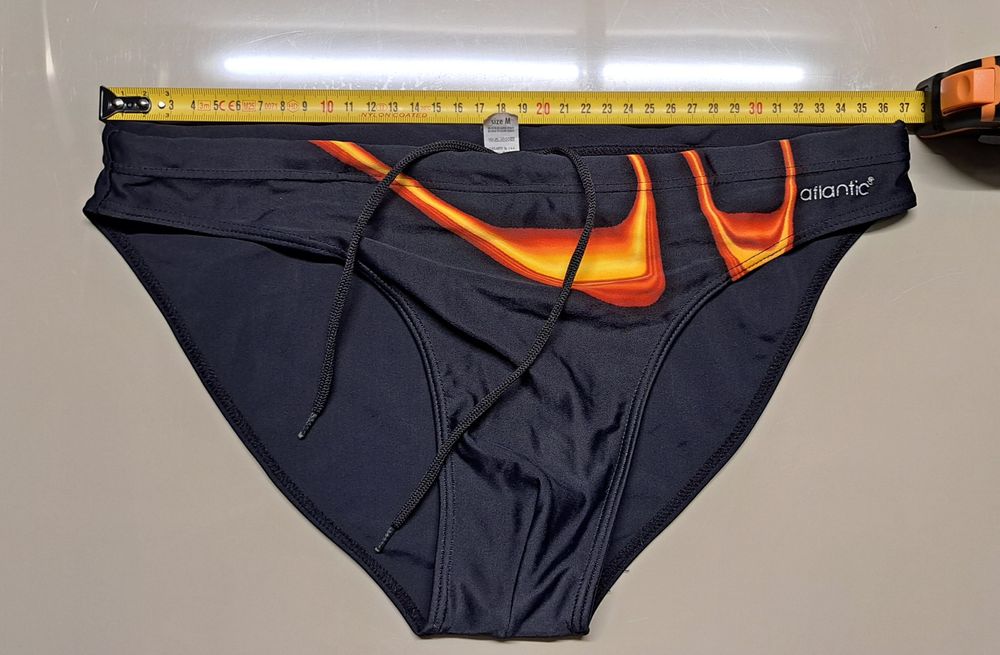 Kąpielówki męskie w rozmiarze M