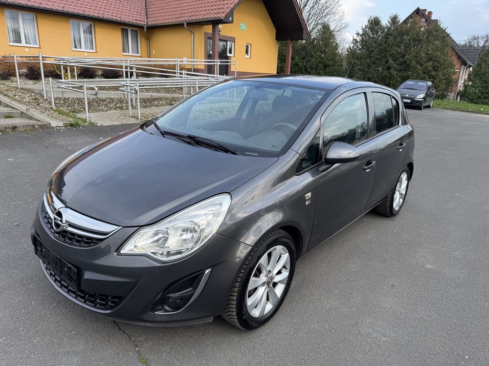 Opel Corsa D LIFT, Grzana Kierownica, Skóry, Nowe Opony, Jak Nowy
