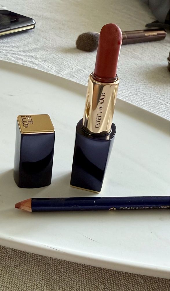 Estee Lauder szminka i konturówka tylko testy
