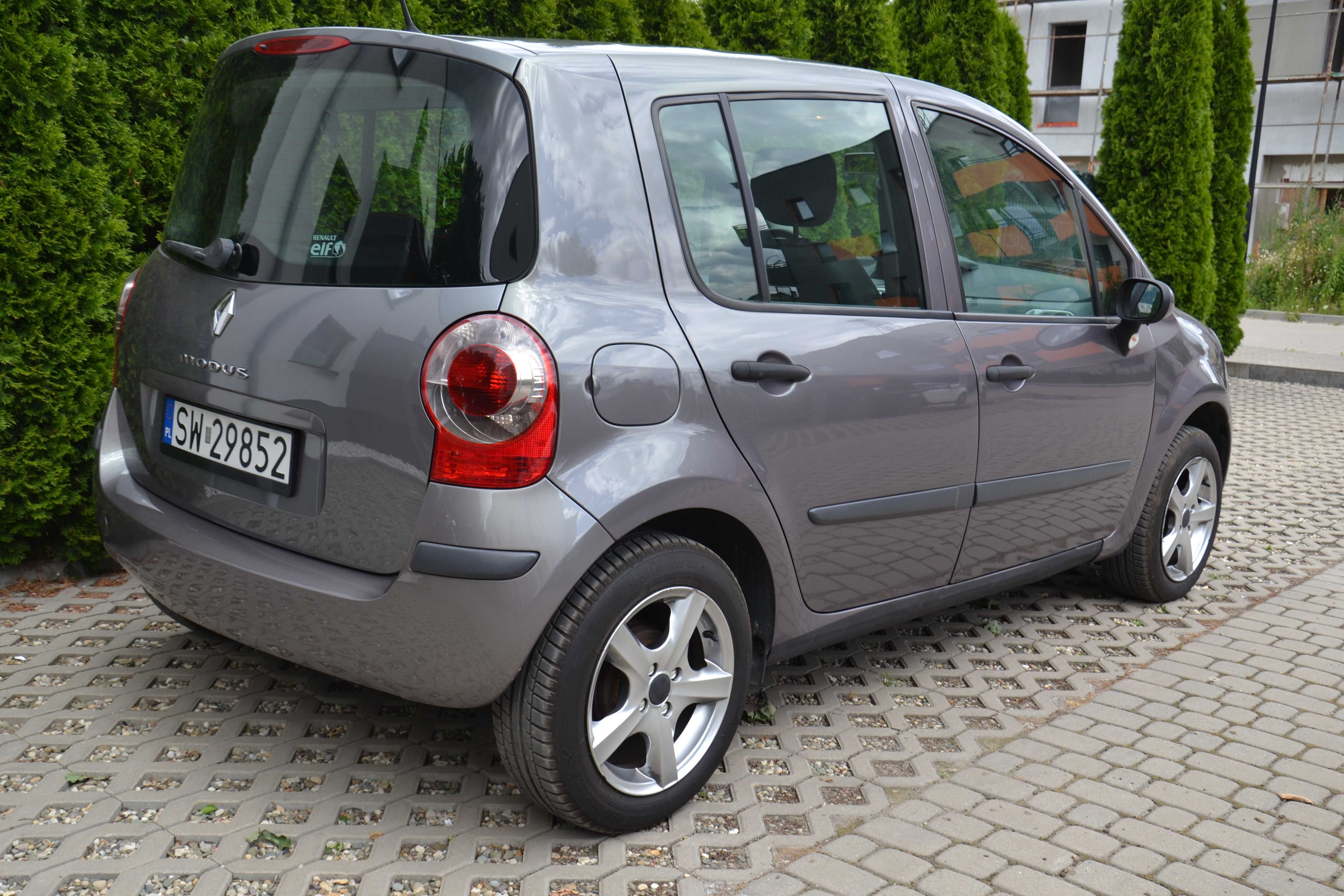 Modus z przebiegiem 122 700 km z 2007 roku