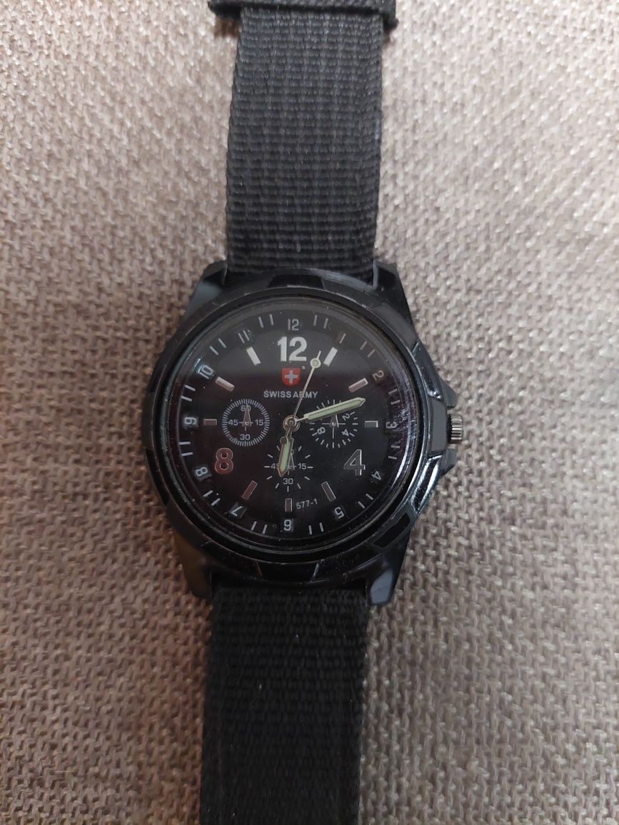 Годинник Swiss Army