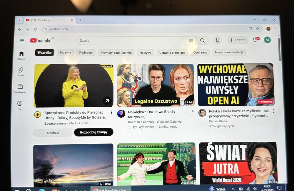 Microsoft Surface  Go 10 cali 8/128 uszkodzony bateria do wymiany