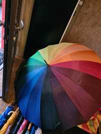 Bardzo duży tęczowy parasol